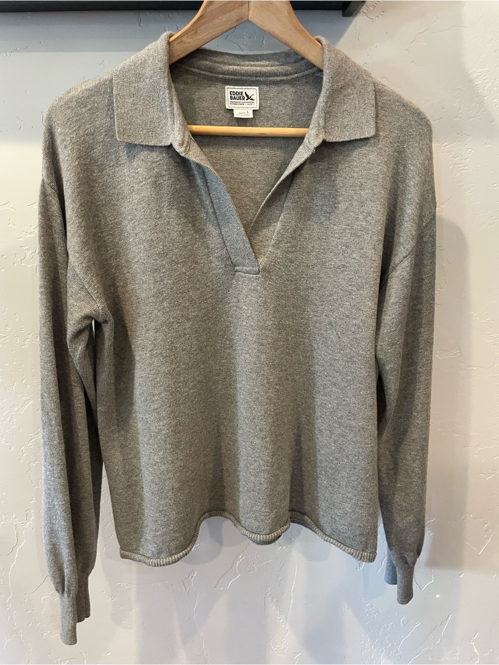 Women’s Eddie Bauer 100% cotton Heather Gray V-Neck Polo Sweater S